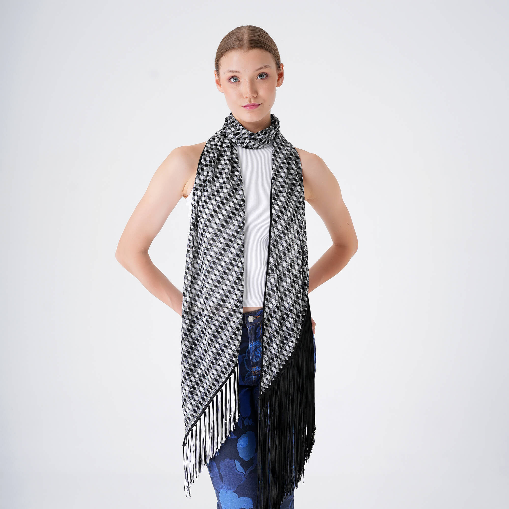 Missoni - Black&White Knitted Quilted Fringee Shawl /Scarf